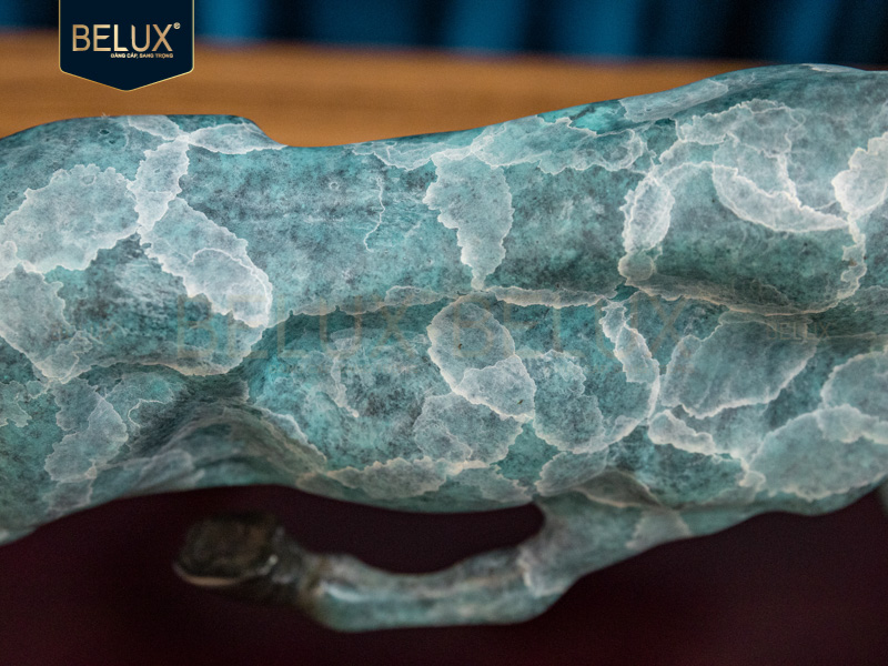 Tượng bò tót bằng đồng decor gốm men xanh dài 30cm